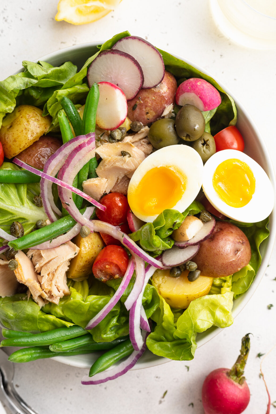 Fresh and Delicious Niçoise Salad close-up image of nicoise salad in a bowl